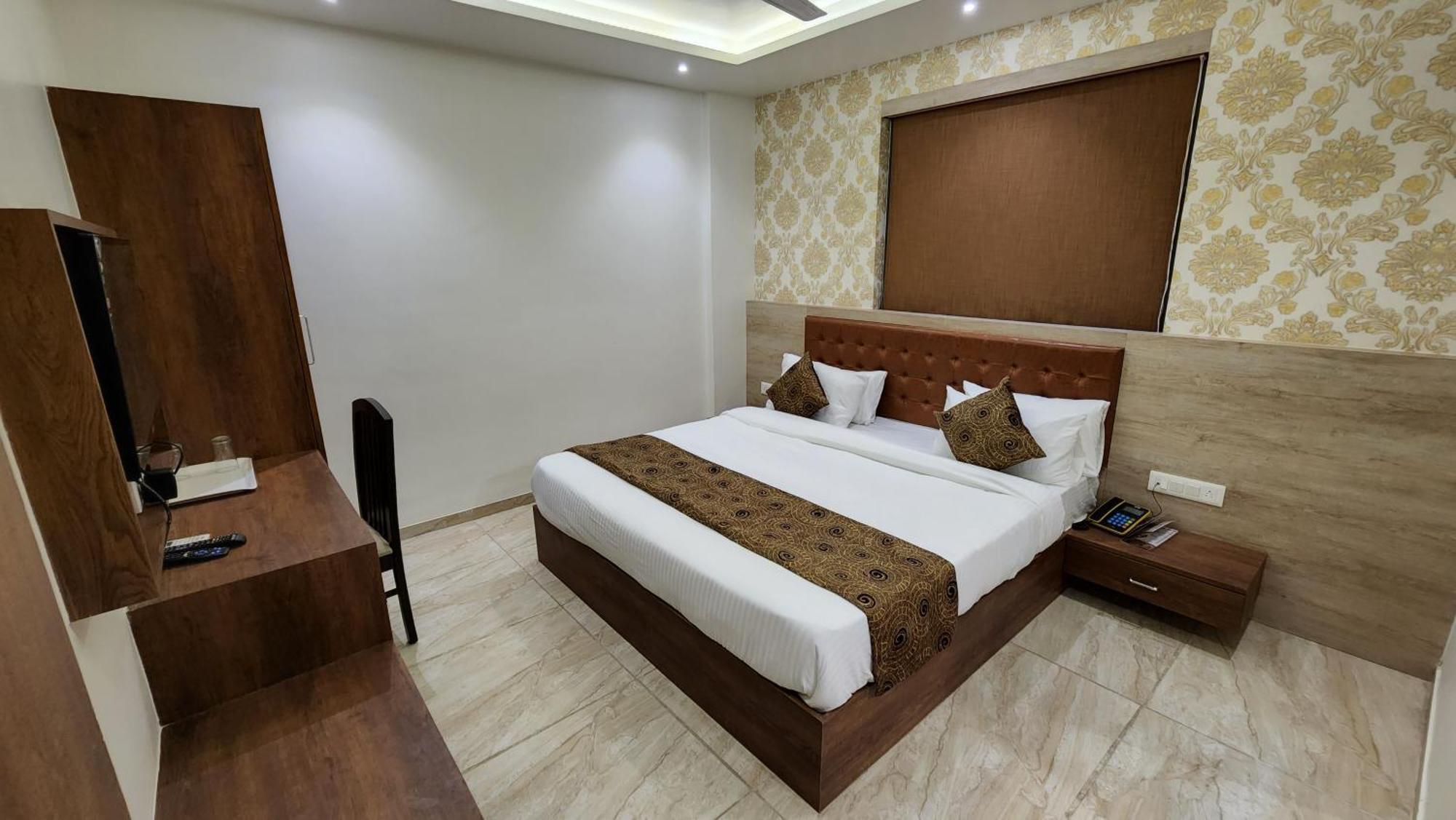 Hotel White Rose Igi Airport Neu-Delhi Exterior foto